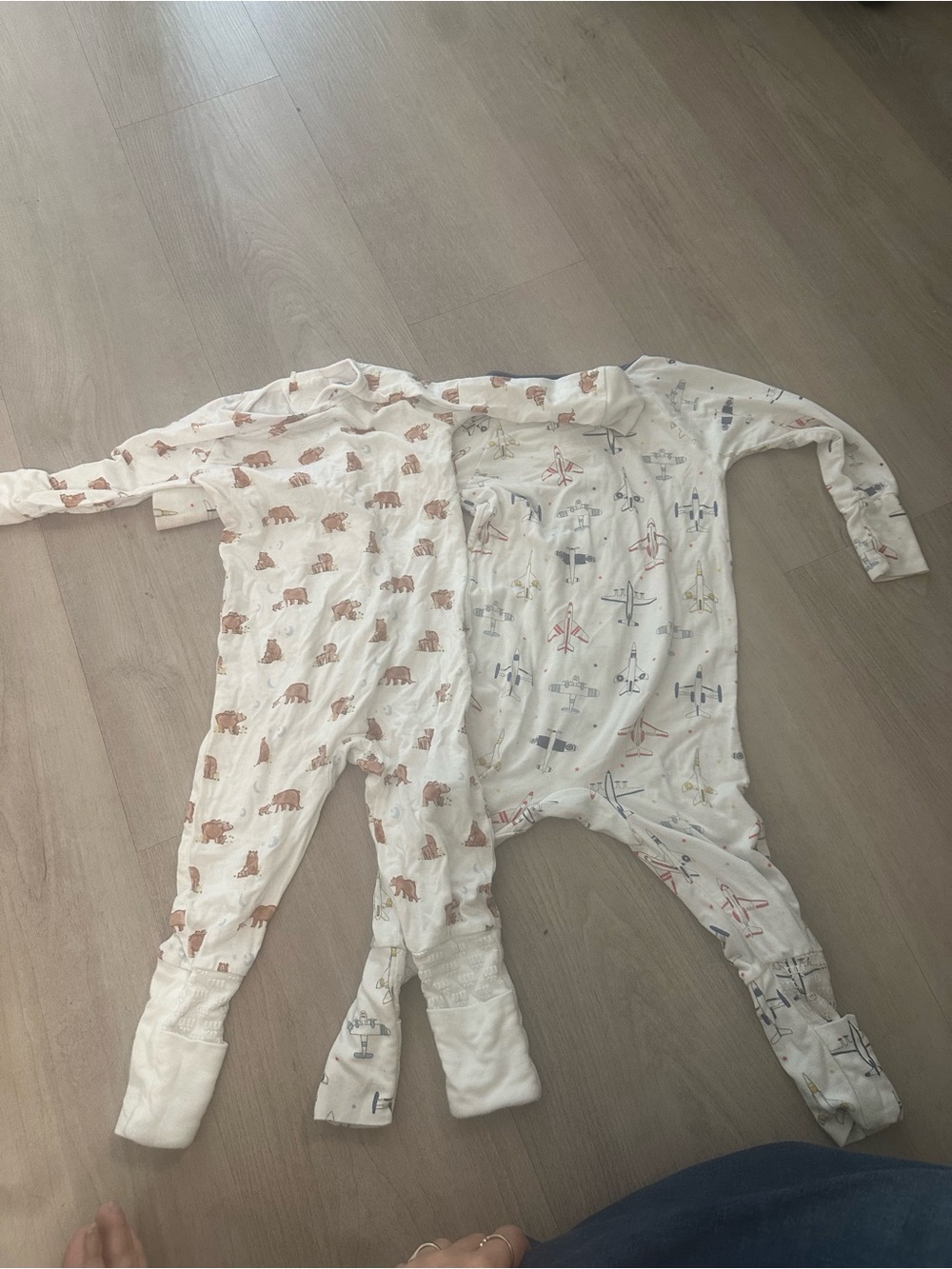 Magnetic Piece Pajama - White with Brown Bear & Multicolor Plane Prints